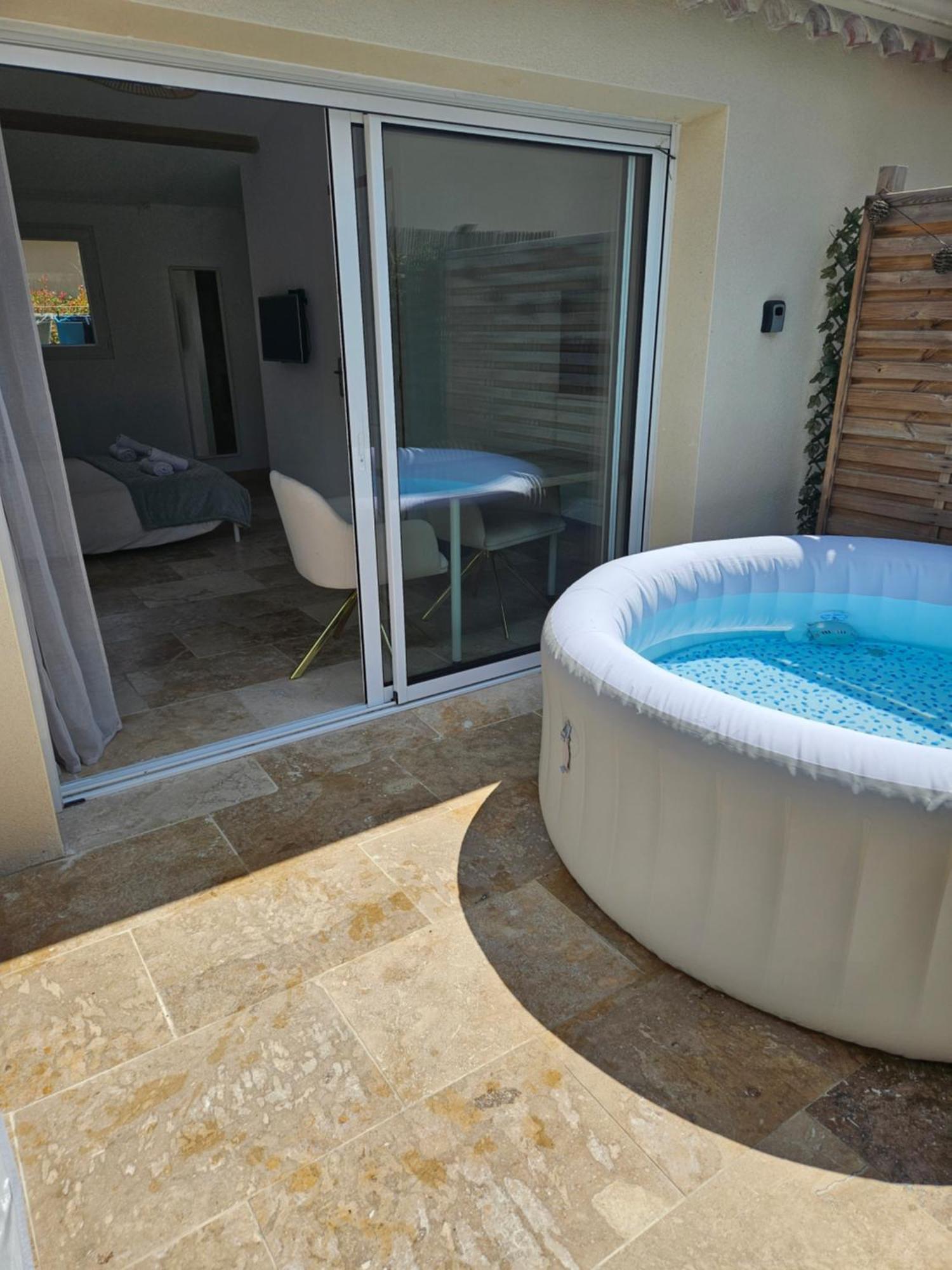 Havre De Paix Climatise Vers Gordes - Spa & Nature Beaumettes Exterior photo