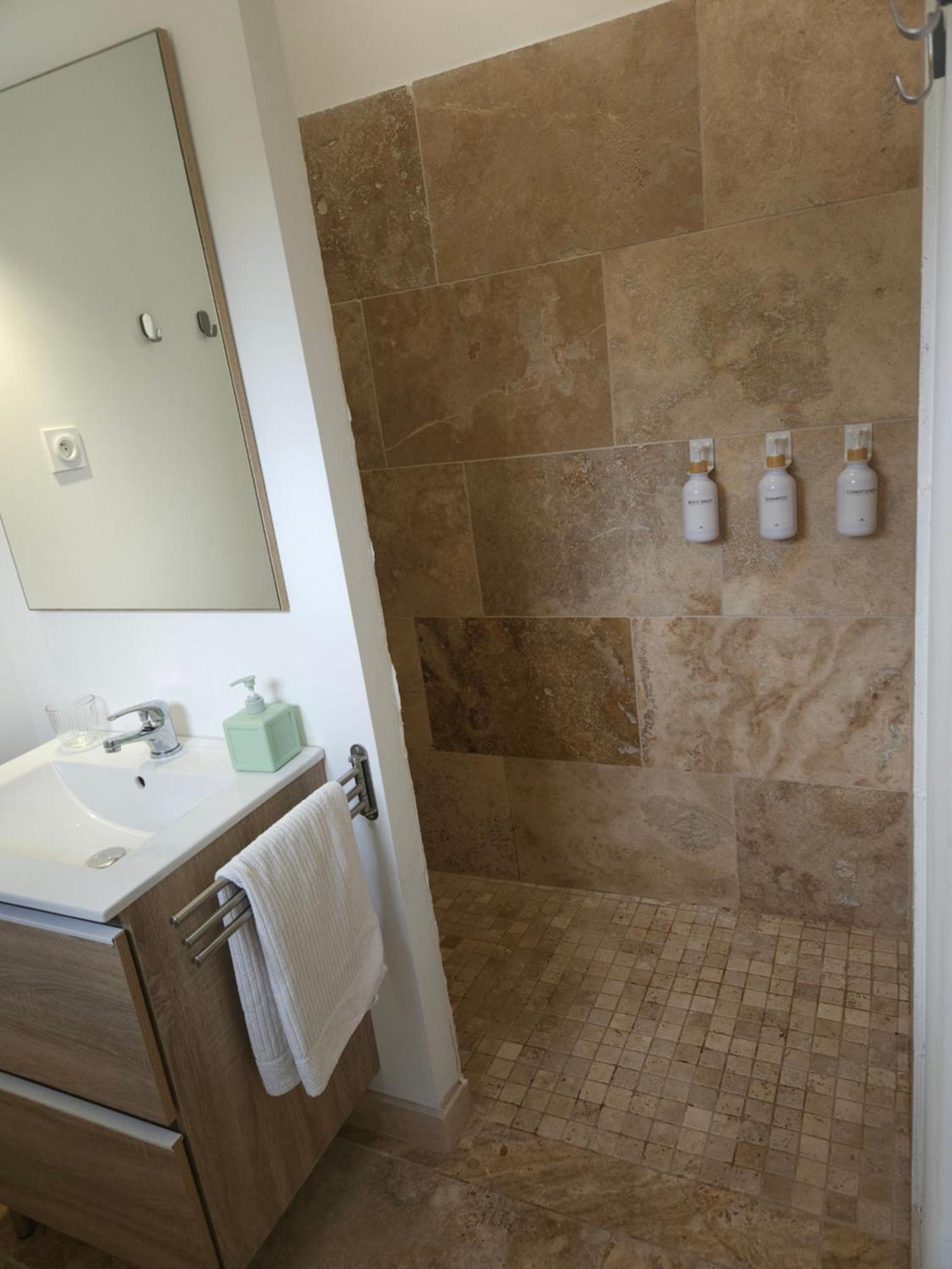 Havre De Paix Climatise Vers Gordes - Spa & Nature Beaumettes Exterior photo